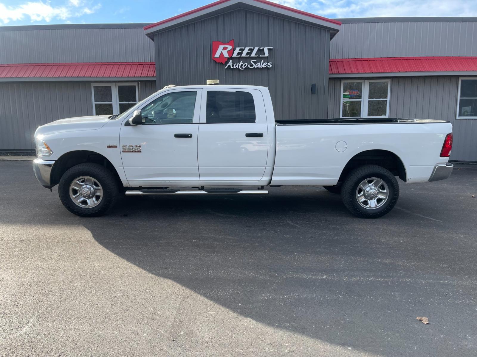 2018 White /Black RAM 3500 Tradesman Crew Cab 4WD (3C63R3GJ7JG) with an 6.4L V8 OHV 16V engine, 6A transmission, located at 11115 Chardon Rd. , Chardon, OH, 44024, (440) 214-9705, 41.580246, -81.241943 - This 2018 Ram 3500 Tradesman Crew Cab with a Long Bed, equipped with the robust 6.4L V8 HEMI engine paired with a 6-speed automatic transmission, offers significant hauling capabilities, featuring a towing capacity of up to 12,440 pounds and a payload capacity of 4,373 pounds. This model is well-sui - Photo #15
